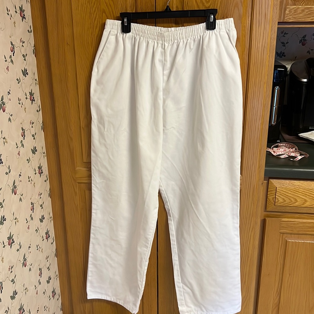 Women’s white uniform pants. Size XL